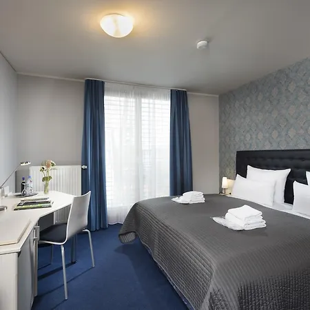 Ambassador-berlin Gruenau 柏林