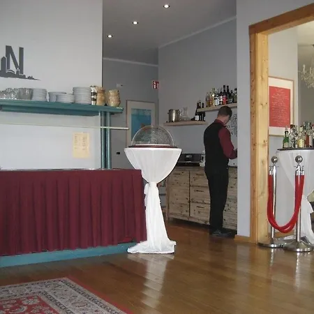 Ambassador-berlin Gruenau