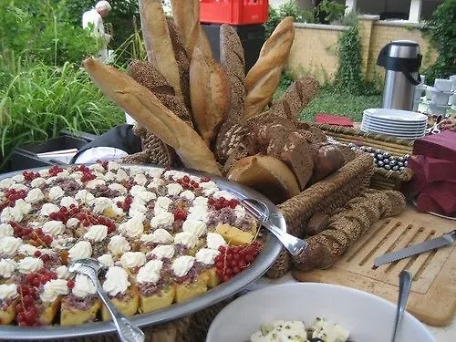 Ambassador-berlin Gruenau 베를린